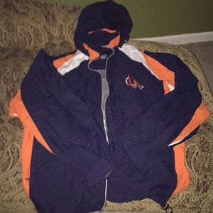 Great heavy duty wind breaker with hood. Size L